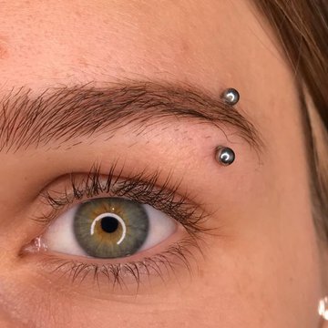 arten von augenbrauen piercing