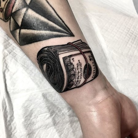 27+ Schöne Geld Tattoos für Männer und Frauen Bedeutung & Vorlagen