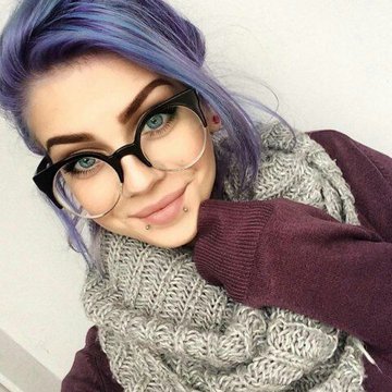 Piercing Symmetrie
