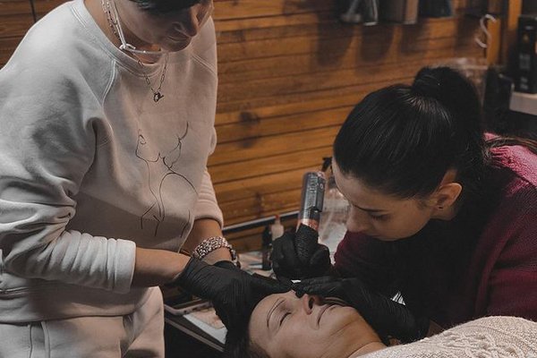 Permanent-Make-up-Ausbildung in Halle