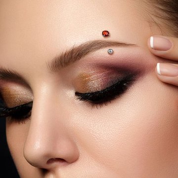arten von augenbrauen piercing