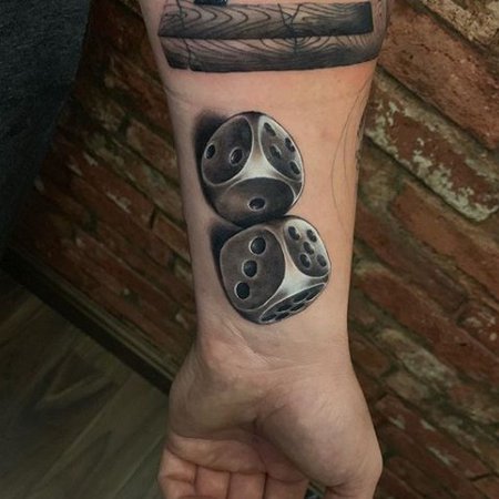 27+ Würfel Tattoos für Männer und Frauen VorlagenIdeen & Bedeutung