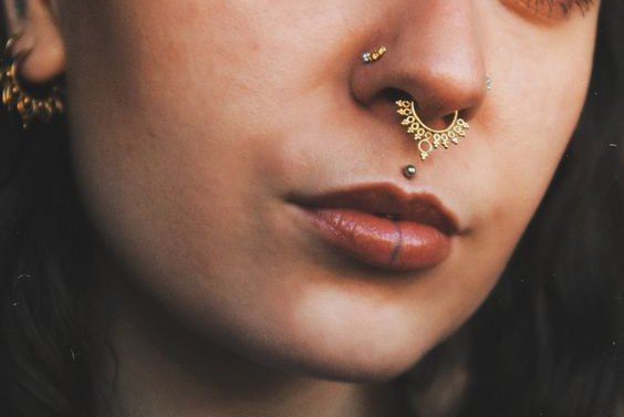 Gesichtspiercing