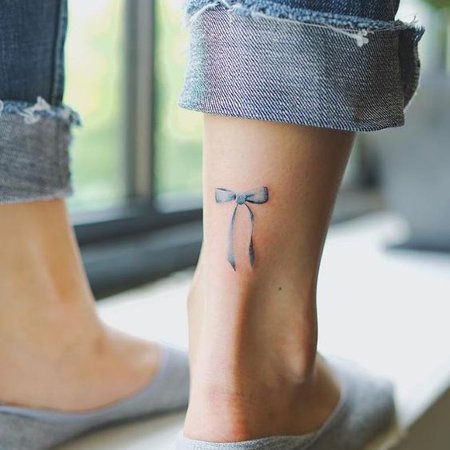27+ Schöne Schleife Tattoos für Männer und Frauen Bedeutung & Vorlagen