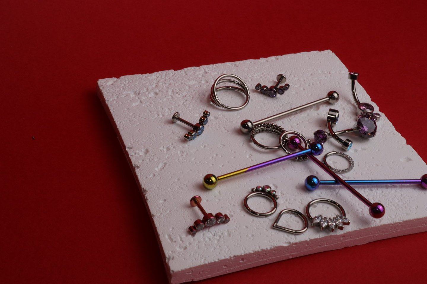 Anodisiertes Piercing-Schmuck