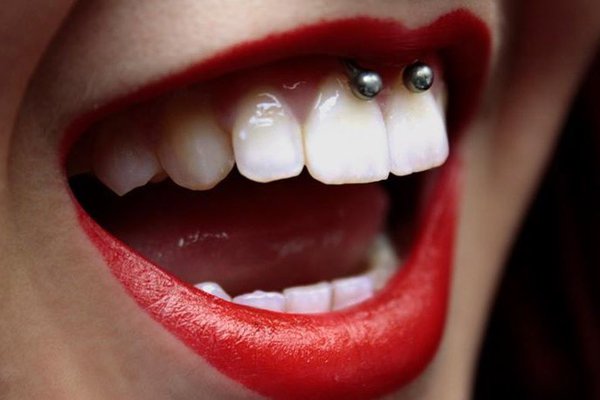 Piercing Smiley