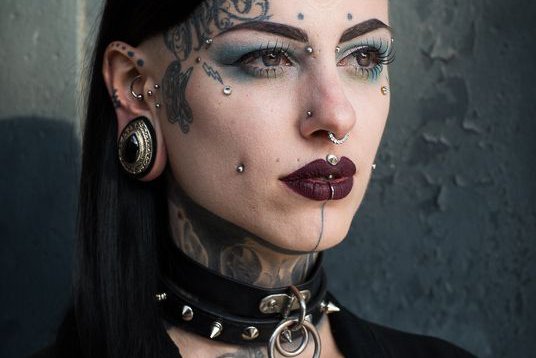 Gesichtspiercing