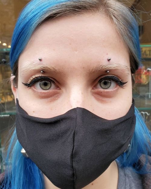 21 Fotos von Augenbrauen piercings Anleitung zur Pflege & Klassifizierung von Schmuckstücken