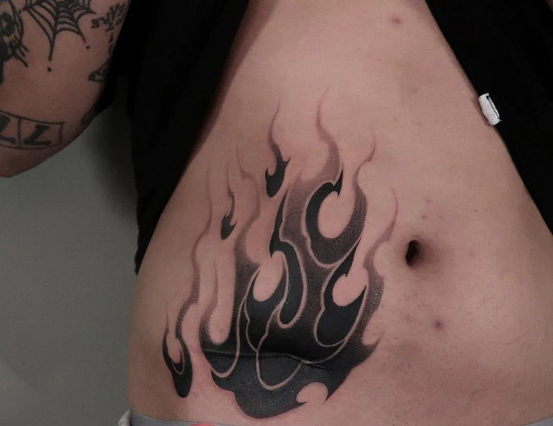 27+ Flammen Tattoo-Ideen: Vorlagen & Bedeutung & Für Männer und Frauen -  VeAn Germany