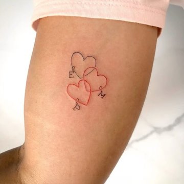 Tattoo Buchstabe mit Herz