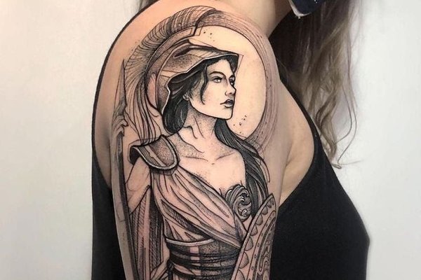 Feines Linien-Tattoo einer Schildmaid im Profil