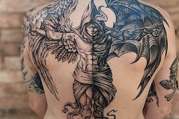Halb Engel, halb Teufel Tattoo