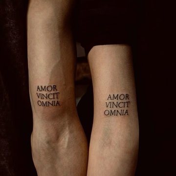 Paar Tattoo mit Initialen