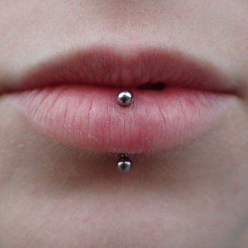 unterlippenpiercing