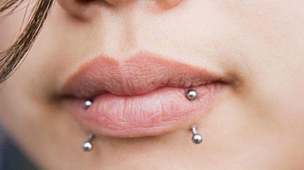 27 Fotos Von Lippen Piercings Namen And Wie Schmerzhaft And Pflege And Arten Von Schmuckstücken 