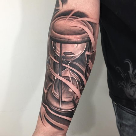 25+ Beste Sanduhr TattooDesigns für Männer und Frauen Bedeutung