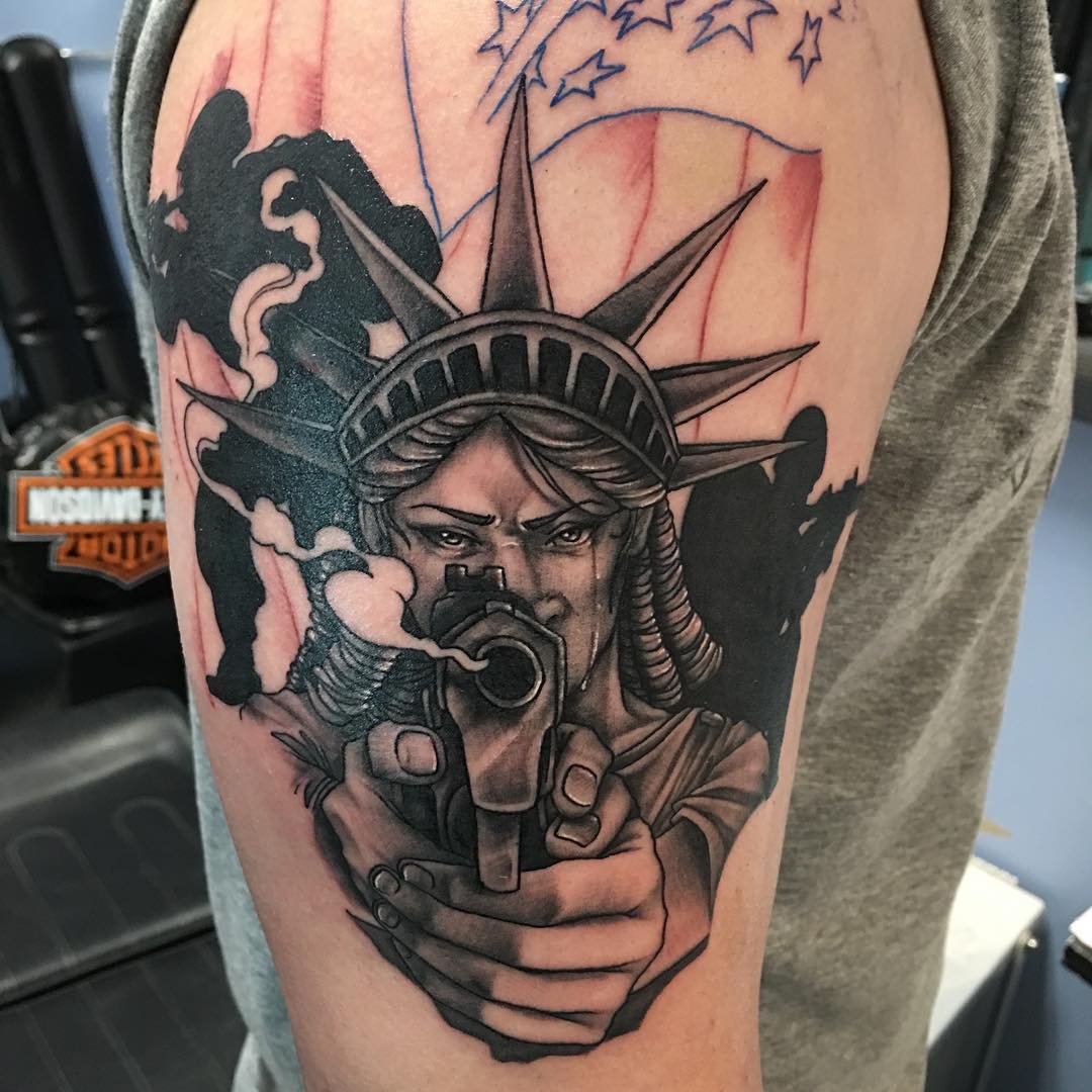 27+ Schöne Freiheitsstatue Tattoos für Männer und Frauen Bedeutung