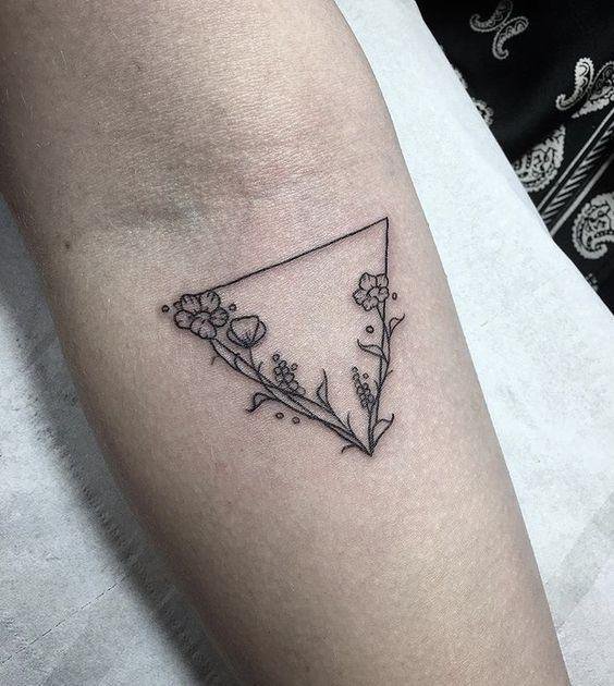 25+ Beste Dreieck TattooDesigns für Männer und Frauen Bedeutung & VorlagenIdeen VeAn Germany