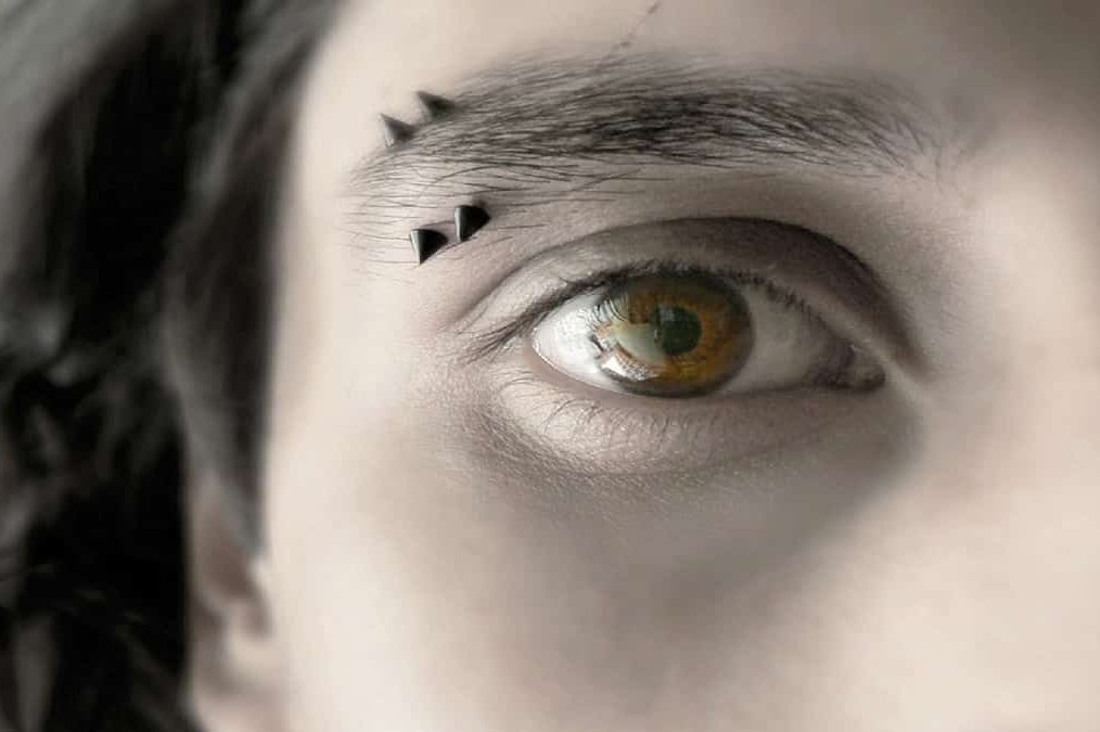 arten von augenbrauen piercing