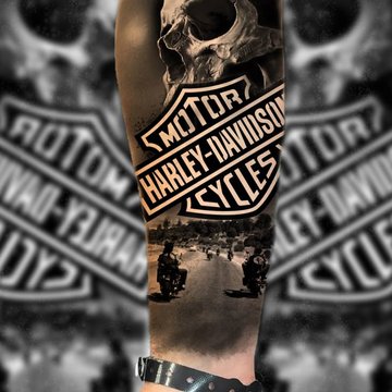 Klassisches Harley-Davidson Logo Tattoo in Schwarz-Weiß