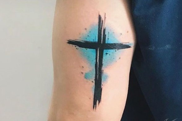 Tattoo Kreuz auf der Hand
